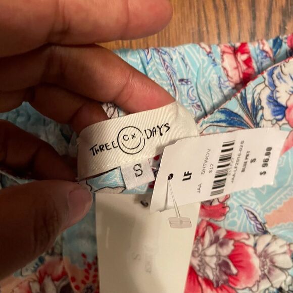 New three days shorts  - Picture 3 of 5